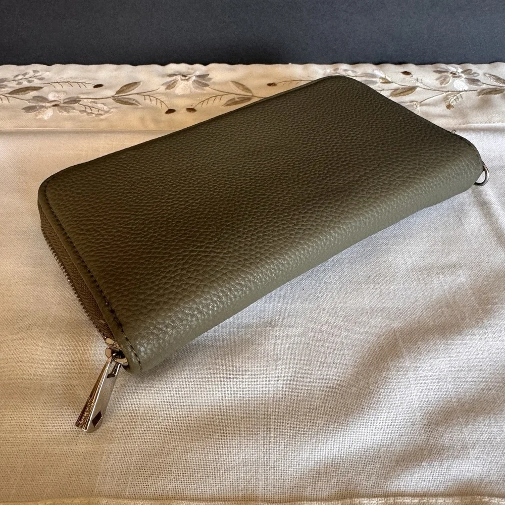 Thirty One 31 All about the Benjamins Wallet Ooh La La Olive  AATB